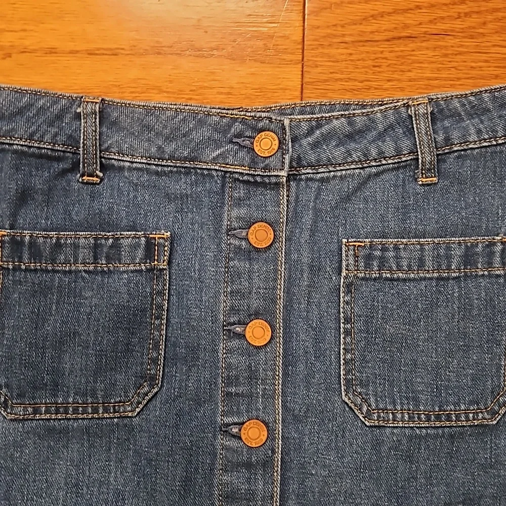 Gap Denim Skirt with Front Buttons - Picture 2 of 8